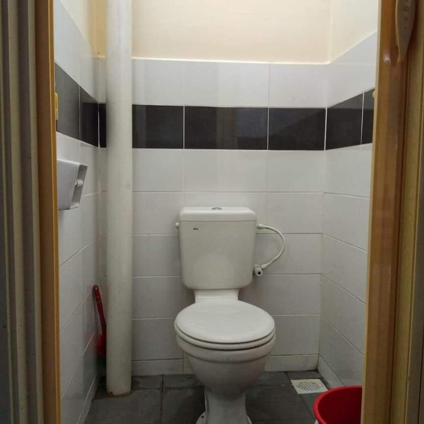 Dadide Guesthouse Alor Gajah Kültér fotó