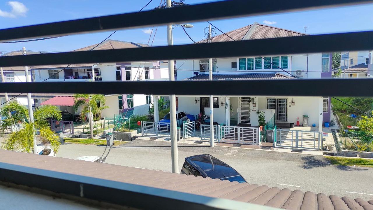Dadide Guesthouse Alor Gajah Kültér fotó