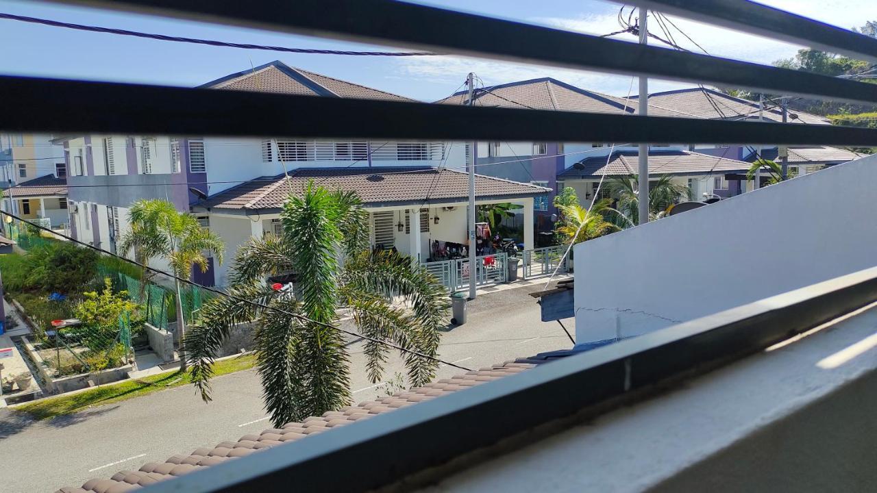 Dadide Guesthouse Alor Gajah Kültér fotó